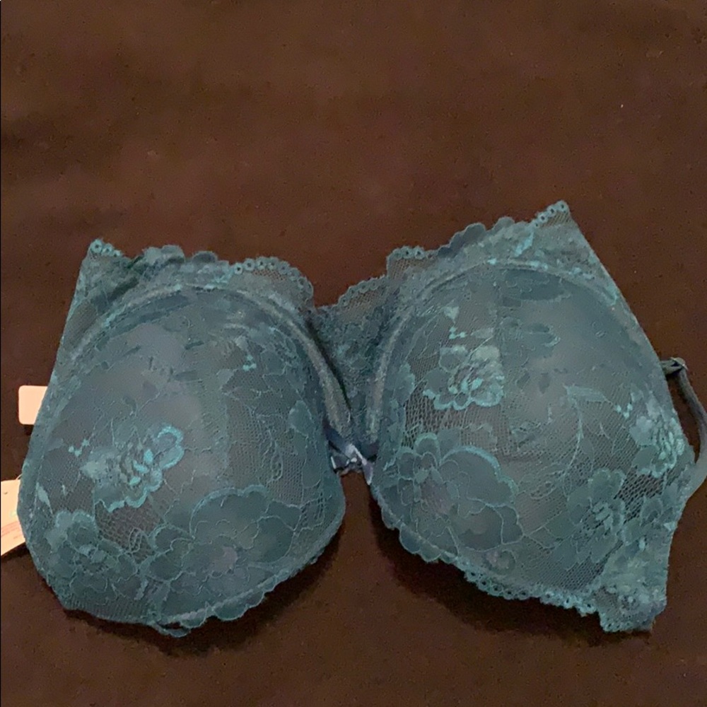 B. Luxe 36D bra